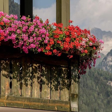 Suite Italy Pinzolo Due Giustino 外观 照片
