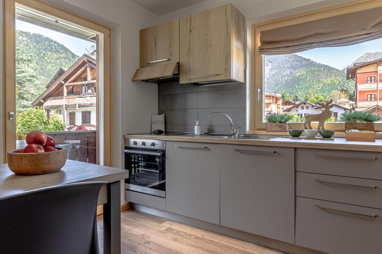 Suite Italy Pinzolo Due Giustino 外观 照片